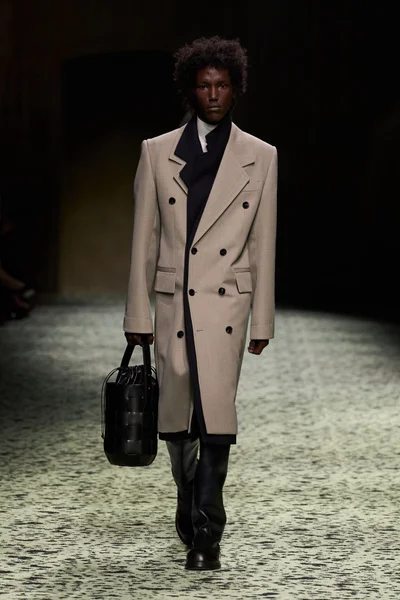 Look 70